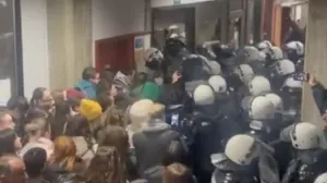 Policija potiskuje studente/N1