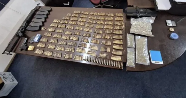 Akcija Ammo, uhap&scaron;en mu&scaron;karac, pronađena droga, oružje i municija/Mup Ks