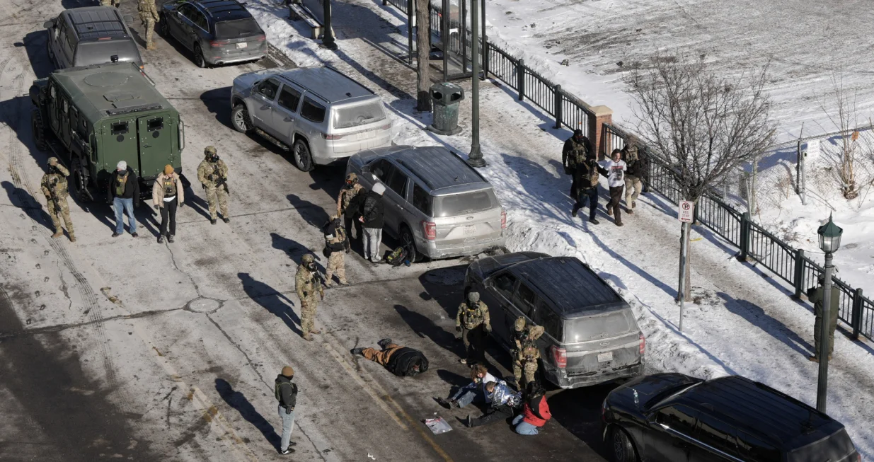 Federalni agenti u Minneapolisu/Tim Evans