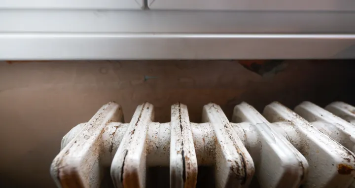 Ki&scaron;a i grijanje ilustracije/Damir Deljo