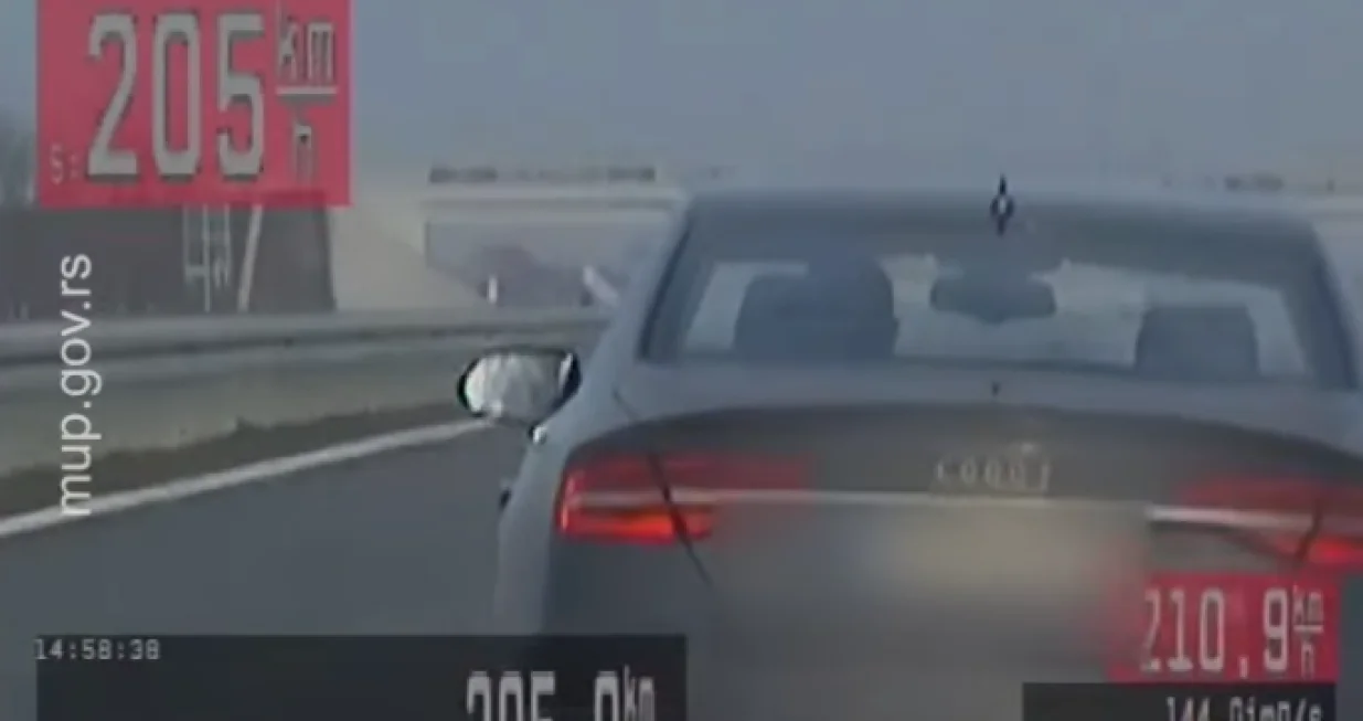 Audi A8 "letio" autoputem: Bh. državljanin vozio 205,9 km/h gdje je ograničenje 100/Screenshot