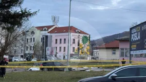 Oštećeno i vozilo/Tuzlanski.ba//