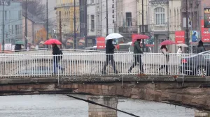 Novembar vrijeme hladno i kišno/Senad Gubelić