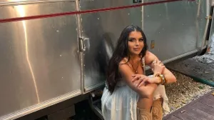 Azra Husarkić, bh. pjevačica/Prtsc