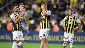 Fenerbahce - TrabzonsporDominik LivakovićDušan TadićEdin DžekoSebastian Szymanski/Foto: 
