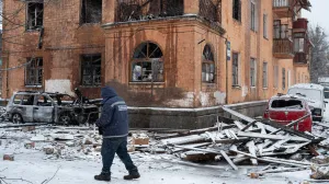 KIJEV, UKRAJINA - 9. JANUAR: Ruske snage su izvele napade dronovima na glavni grad Ukrajine Kijev. Prema izjavi gradonaДЌelnika Kijeva Vitalija KliДЌka, ДЌetiri osobe su poginule, a 19 je ranjeno. MeД'u poginulima je i bolniДЌar koji je stigao na mjesto napada kada se dogodio drugi val napada. Prema saopЕЎtenju koje su objavile ukrajinske zraДЌne snage, 242 bespilotne letjelice, 22 krstareД‡e i 13 balistiДЌkih raketa koriЕЎtene su veДЌeras za ciljanje Ukrajine, a balistiДЌka raketa srednjeg dometa koriЕЎtena je i za ciljanje regije Lavov na zapadu Ukrajine. (Danylo Antoniuk - Anadolu Agency)/