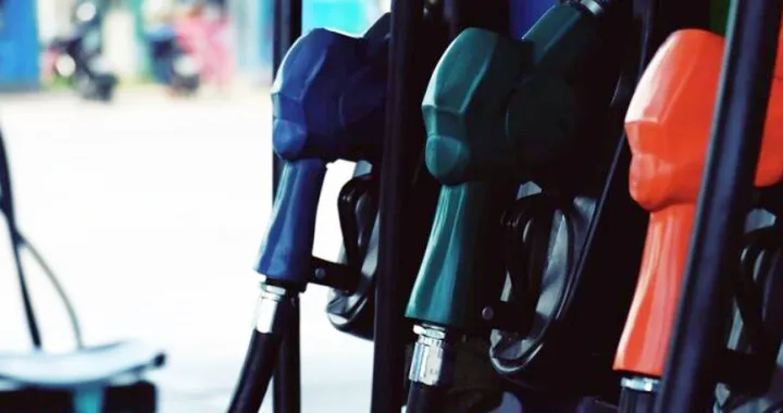 benzinska pumpa, gorivo, točenje goriva/Freepik