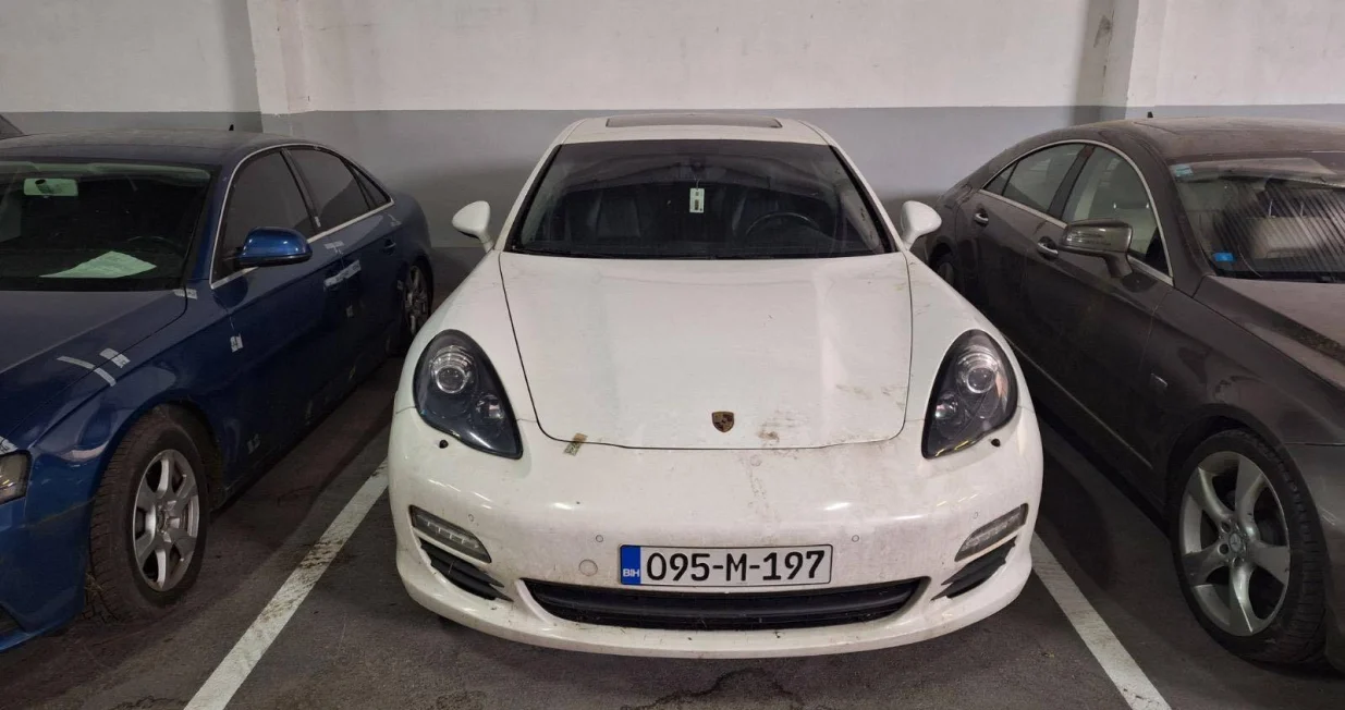 Oduzeto auto/Agencije Za Upravljanje Oduzetom Imovinom Federacije Bih.