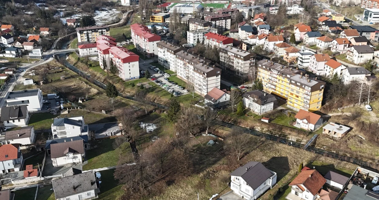Načelnik Općine Vogo&scaron;ća&nbsp;Migdad Hasanović potpisao je urbanističku saglasnost za izgradnju termoenergetskog postrojenja - kotlovnice na prirodni gas u Vogo&scaron;ći//
