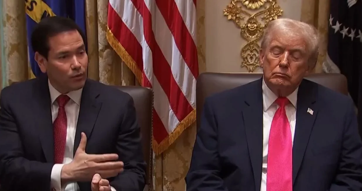 donald trump sastanak spavao ili nije spavao/Screenshot