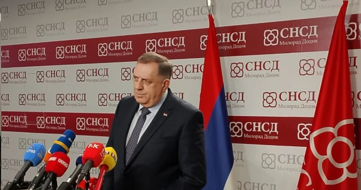 Milorad Dodik, lider SNSD-a, press konferencija, obraćanje/Rtrs