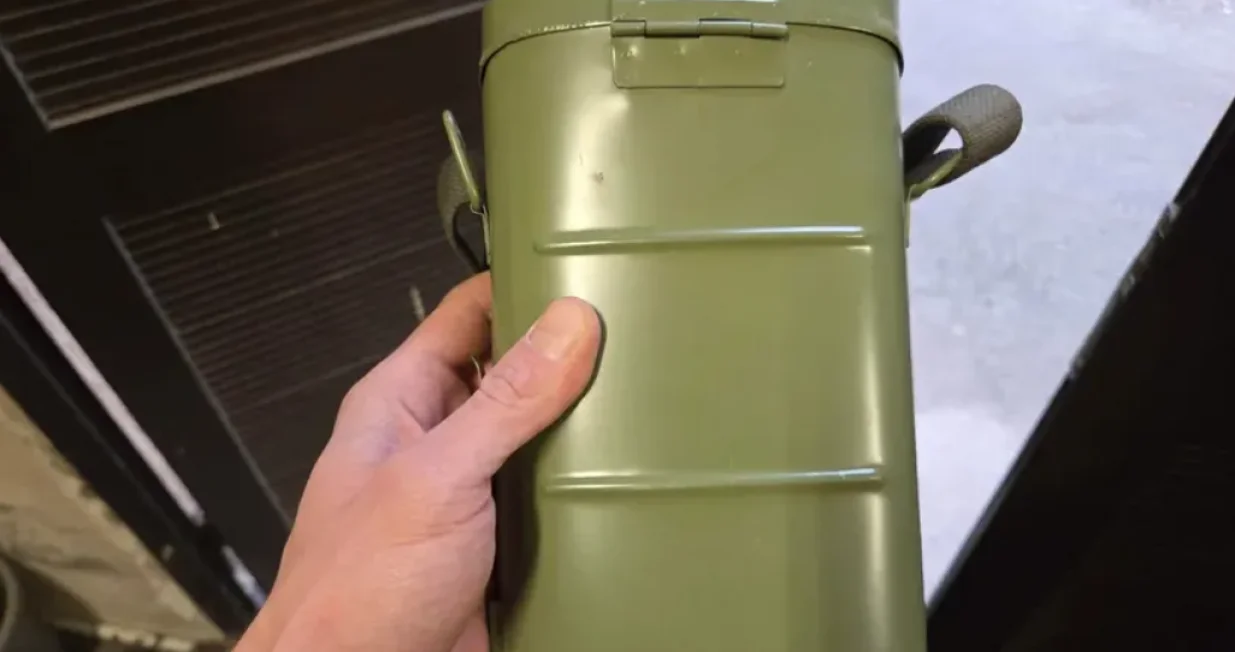 Vojni komplet, JNA/Reddit