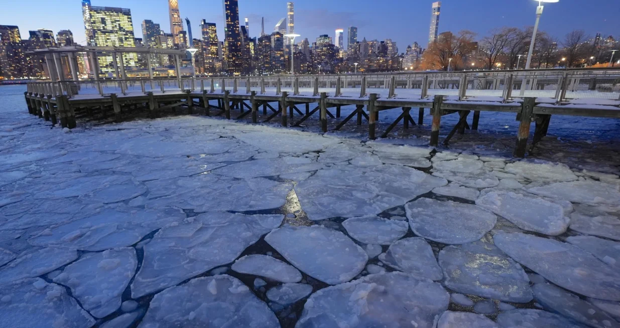 NEW YORK, SJEDINJENE AMERIČKE DRŽAVE - 29. JANUAR:Ekstremne hladnoće nakon snježne oluje i hladno vrijeme i dalje traju u New Yorku, Sjedinjene Američke Države, 29. januara 2026. godine. (Sel&ccedil;uk Acar - Anadolu Agency)/