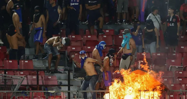 Navijači čileanskog Universidada u centru pažnje (FOTO: X)/Foto: 