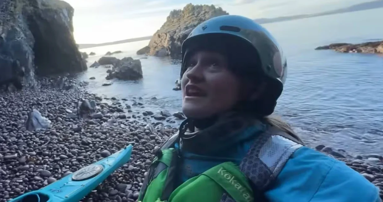 Youtuberica kročila na "Otok antraksa": Istražila zabranjeno mjesto mračne vojne pro&scaron;losti/Screenshot