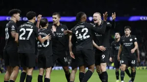 Soccer Football - Premier League - Tottenham Hotspur v Manchester City - Tottenham Hotspur Stadium, London, Britain - February 1, 2026 Manchester City's Antoine Semenyo celebrates scoring their second goal with teammates Action Images via Reuters/Peter Cziborra EDITORIAL USE ONLY. NO USE WITH UNAUTHORIZED AUDIO, VIDEO, DATA, FIXTURE LISTS, CLUB/LEAGUE LOGOS OR 'LIVE' SERVICES. ONLINE IN-MATCH USE LIMITED TO 120 IMAGES, NO VIDEO EMULATION. NO USE IN BETTING, GAMES OR SINGLE CLUB/LEAGUE/PLAYER PUBLICATIONS. PLEASE CONTACT YOUR ACCOUNT REPRESENTATIVE FOR FURTHER DETAILS../Foto: Peter Cziborra