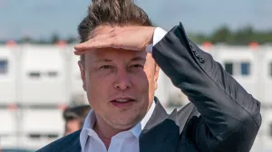epa09889605 (FILE) - Tesla and SpaceX CEO Elon Musk arrives for a statement at the construction site of the Tesla Giga Factory in Gruenheide near Berlin, Germany, 03 September 2020 (reissued 14 April 2022). A statement published by the US Securities and Exchange Commission (SEC) on 14 April 2022 reads that Elon Musk has filed a proposal to acquire all available Twitter shares at a price of 54.20 US dollars per share, an offer that would total in 43.4 billion USD of company value. EPA/ALEXANDER BECHER *** Local Caption *** 56315886/Alexander Becher