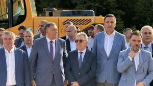 Pavlović u drugom redu lijevo od Dodika na događaju sa ruskim ambasadorom, Elekom i Ko&scaron;arcem u junu 2024. godine na Jahorini/Srbijagas