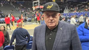 Dodik na NBA utakmici/Milorad Dodik