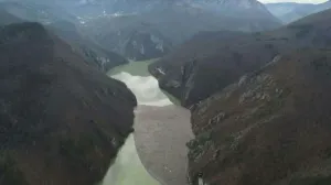 Katastrofalno stanje - Drina prekrivena smećem/Facebook