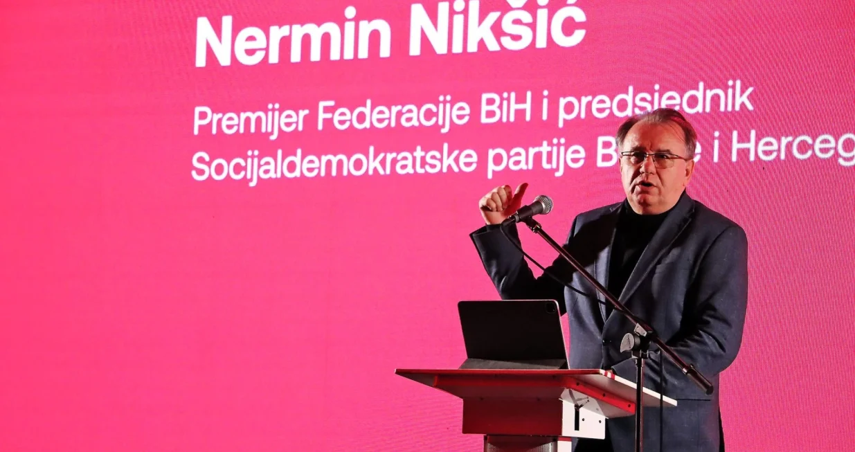 Nermin Nik&scaron;ić, predsjednik SDP-a BiH, tribina u Maglaju, obraćanje/Sdp Bih