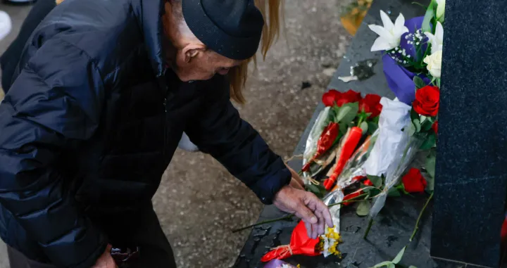 Polaganje cvijeca na Markalama na godi&scaron;njici masakra/Damir Deljo