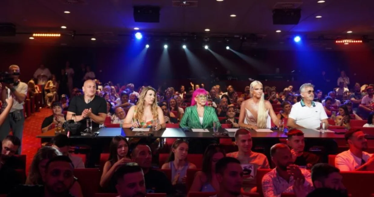 Pinkove zvezde/Dt User