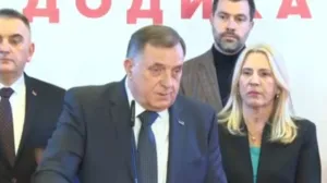 Milorad Dodik, predsjednik SNSD-a, press konferencija/Prtsc