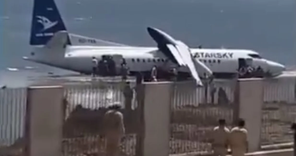 Avion, obala, more, slijetanje, Mogadi&scaron;u, Somalija/Prtsc