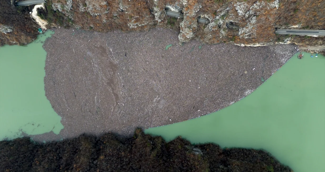Drina zagu&scaron;ena otpadom/Anadolija/