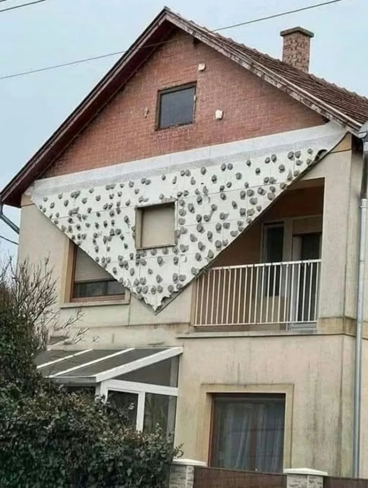 Na Facebooku se pojavila fotografija kuće iz Bosne i Hercegovine koja je za vrlo kratko vrijeme privukla iznenađujuće veliku pažnju./