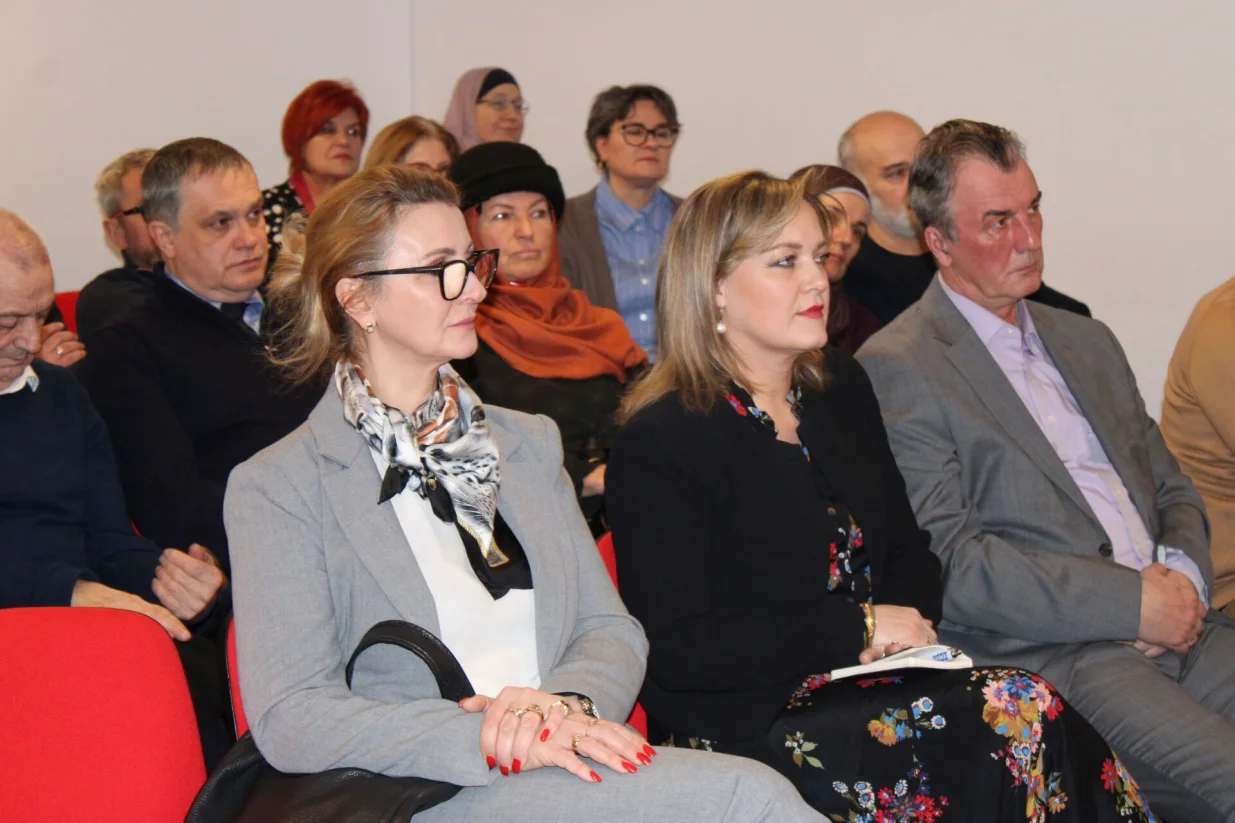 U Islamskom kulturnom centru Bo&scaron;njaka u Oslu održana je promocija knjige "Dnevnik drugog života"&nbsp;autora Edina Mezita/Fahro Konjhodžić