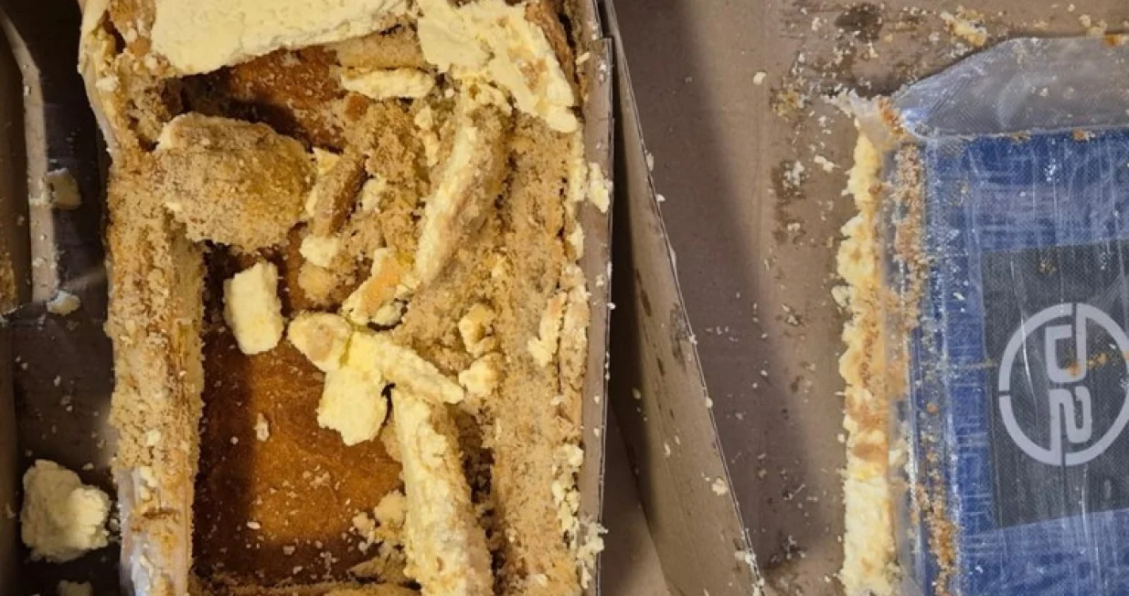 Drogu krili u tortama/Če&scaron;ka policija//