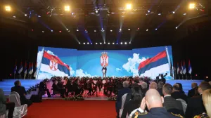 БАЊАЛУКА, 13. ФЕБРУАРА /СРНА/ - Предсједник Србије Александар Вучић рекао је вечерас на свечаној академији у Бањалуци поводом Сретења да су Срби у Републици Српској и Србији један исти народ и да Србија неће окренути леђа Републици Српској, њеном руководству и предсједнику Милораду Додику каква год буде пресуда Суда БиХ. /Фото - Борислав Здриња//Борислав Здриња