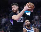Jan 20, 2026; Salt Lake City, Utah, USA; Utah Jazz center Jusuf Nurkic (30) rebounds the ball against the Minnesota Timberwolves during the second half at Delta Center. Mandatory Credit: Rob Gray-Imagn Images/Foto: Rob Gray