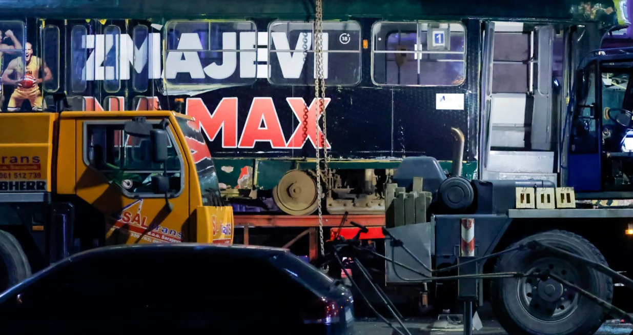 Uklonjen tramvaj sa ceste i &scaron;ina nakon te&scaron;ke saobraćajne nesreće/Damir Deljo