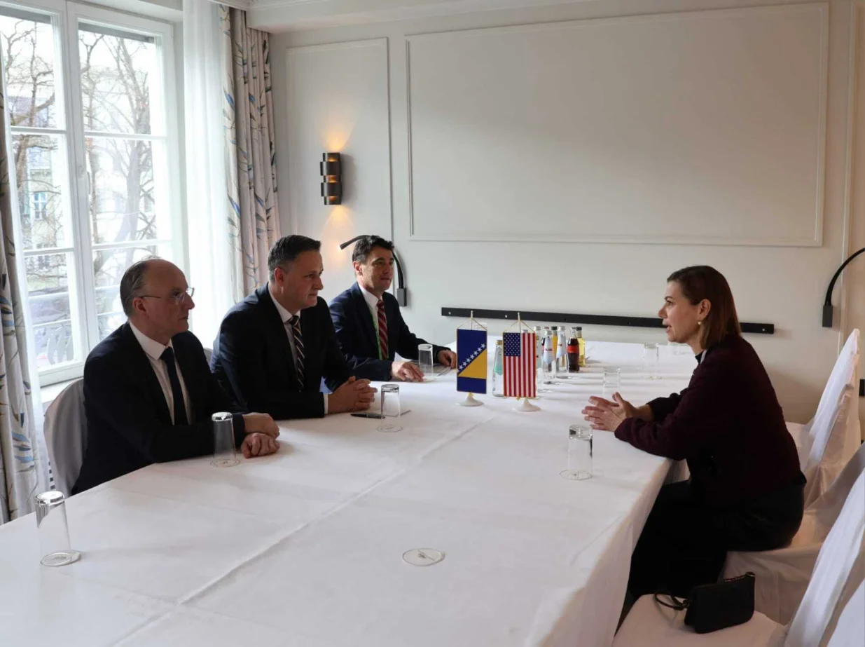 Elissa Slotkin i Denis Bećirović u Minhenu//