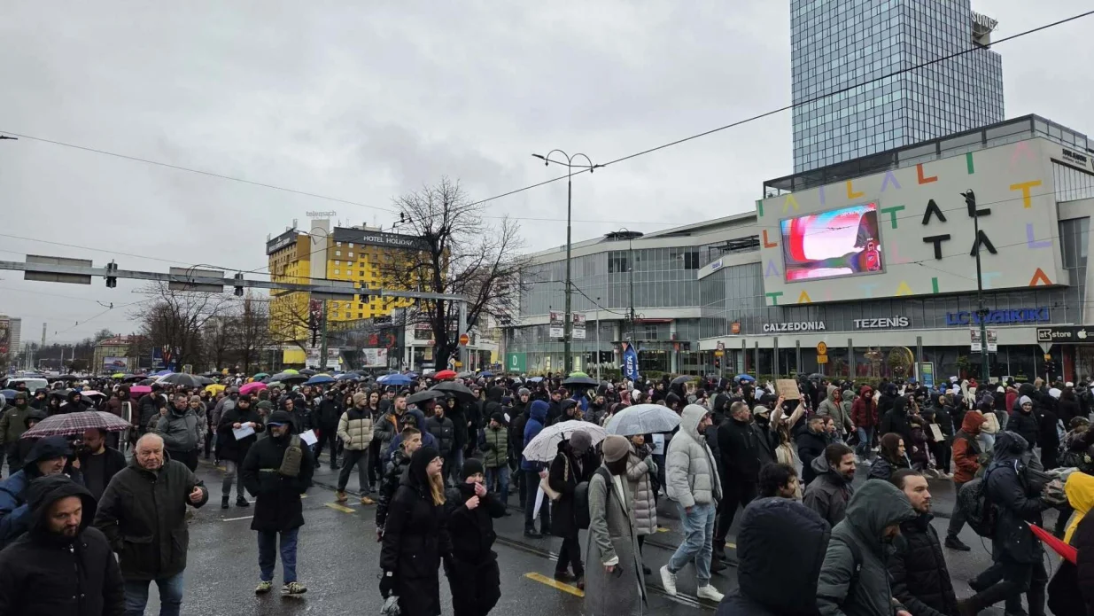 Kolege stale uz Kasapovića, kolona krenula/Nedim Fetahović