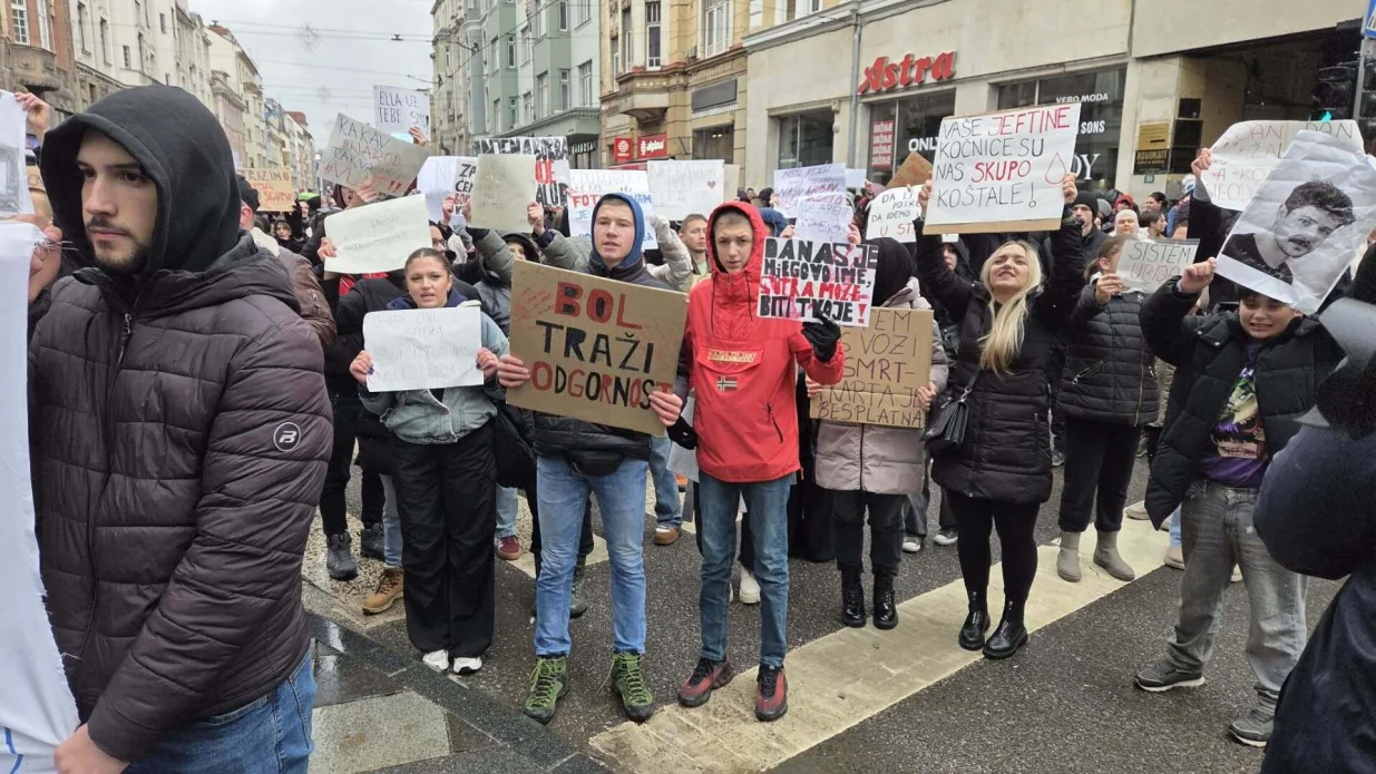 Izbila tuča, reagovala policija u civilu, uhap&scaron;eni huligani/Nedim Fetahović