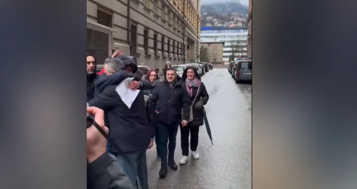 Odbijen pritvor Adnanu Kasapoviću, vozač iza&scaron;ao na slobodu i dočekan aplauzom/Screenshot