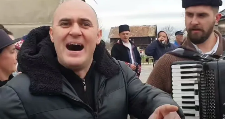 Dabro pjeva usta&scaron;ke pjesme/