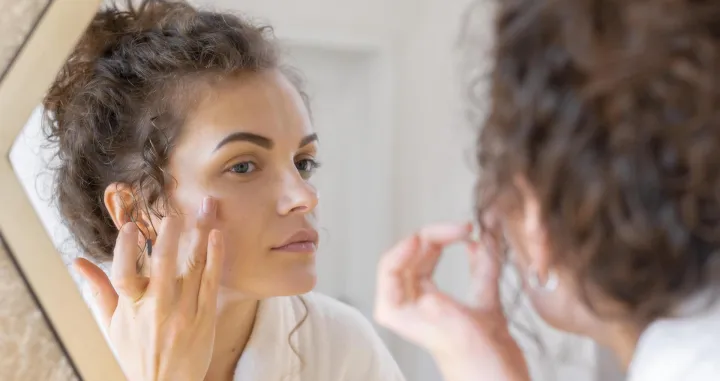 Suh zrak &scaron;kodi na&scaron;oj koži/Djevojka, Lice, Koža, Njega Lica, Koža Lica, Suha Koža