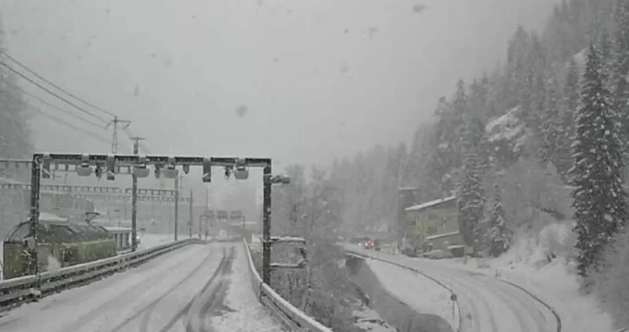 Voz iskočio iz tračnica/Printscreen//