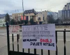 Četvrti dan protesta u SarajevuNaslov: Gimnazijalci su se na simpatičan način izvinili razrednici/