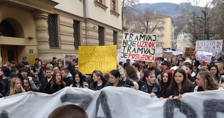 Četvrti dan Sarajevo protesti zbog tramvajske nesreće/Senad Gubelić