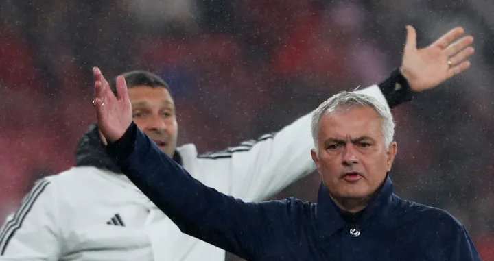 Soccer Football - Primeira Liga - Benfica v Alverca - Estadio da Luz, Lisbon, Portugal - February 8, 2026 Benfica coach Jose Mourinho reacts REUTERS/Pedro Rocha/Foto: Pedro Rocha