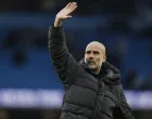 Soccer Football - FA Cup - Fourth Round - Manchester City v Salford City - Etihad Stadium, Manchester, Britain - February 14, 2026 Manchester City manager Pep Guardiola salutes their fans after the match Action Images via Reuters/Jason Cairnduff/Foto: Jason Cairnduff