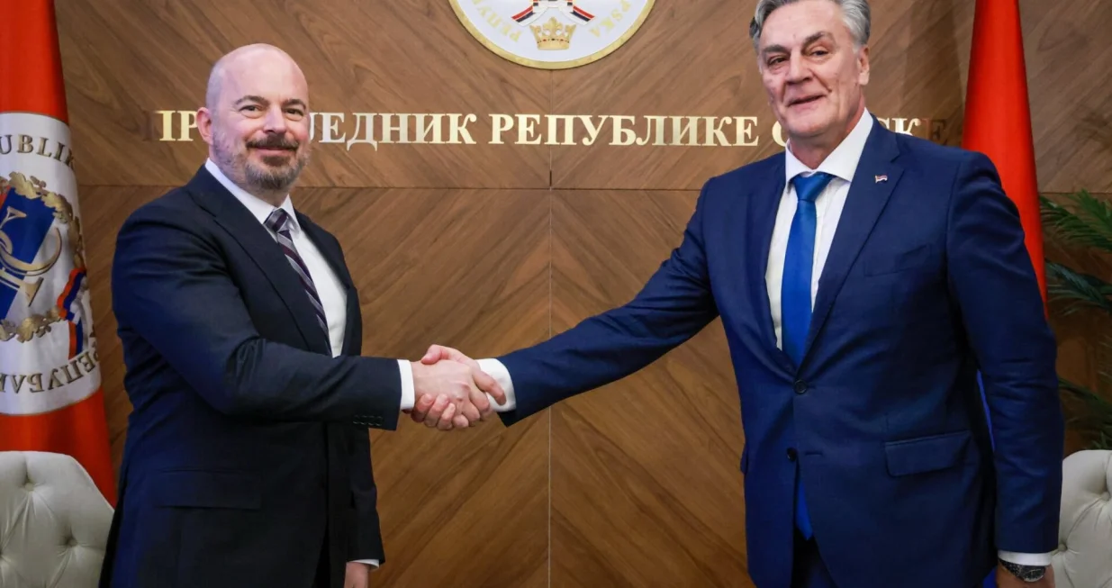 John Ginkel i Sini&scaron;a Karan/Ambasada Sad U Bih