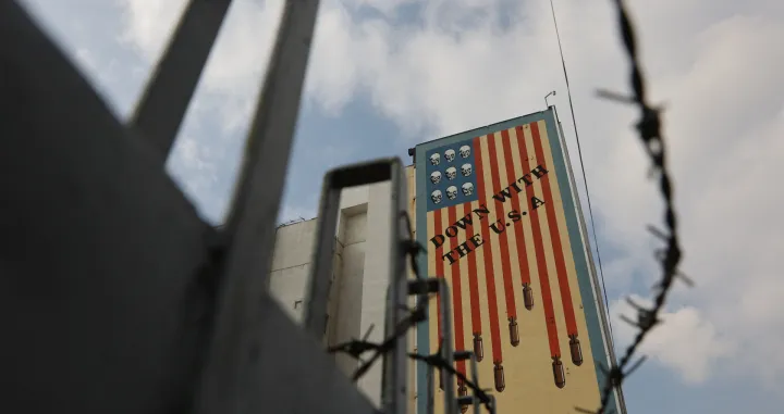 An anti-U.S. mural on a building in Tehran, Iran, February 5, 2026. Majid Asgaripour/WANA (West Asia News Agency) via REUTERS ATTENTION EDITORS - THIS PICTURE WAS PROVIDED BY A THIRD PARTY/Majid Asgaripour