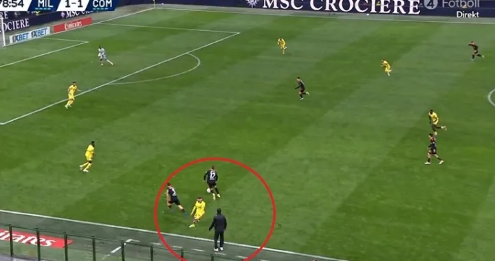 Cesc Fabregas i Alexis Saelemaekers/Foto: 